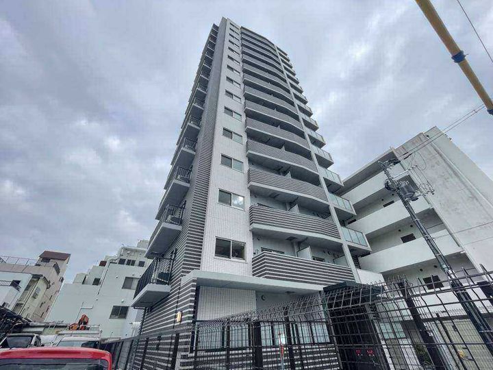 アプリーレ三宮イーストの外観