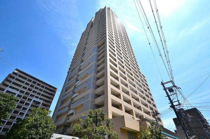 トア山手ザ・神戸タワーの外観