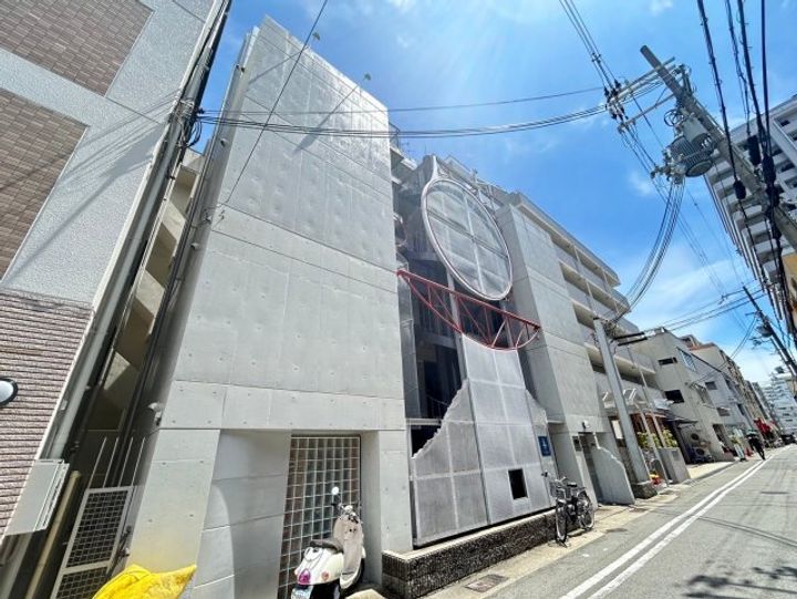 キューブ神戸塚本通の外観