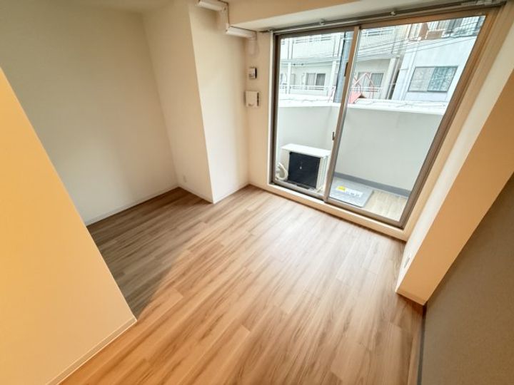 セオリー神戸ウエストゲートの内装