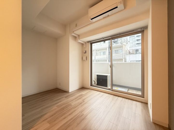 セオリー神戸ウエストゲートの内装