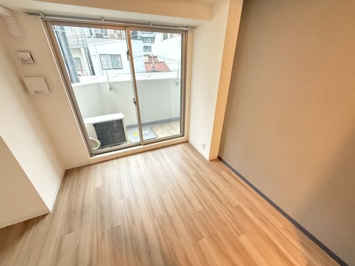 セオリー神戸ウエストゲートの内装