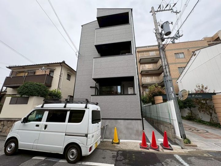 T-SQUARE岡本の外観