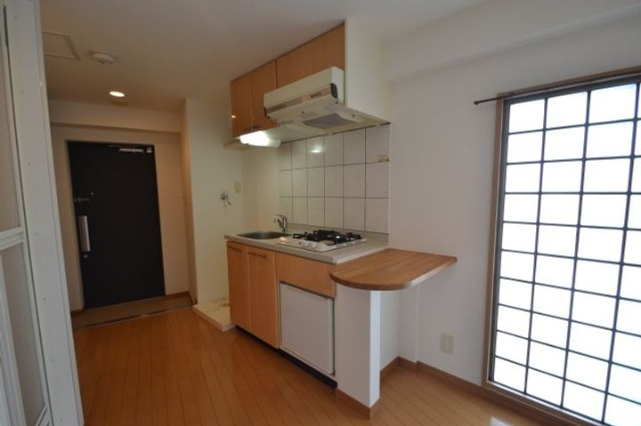 エステムコート新神戸エリタージュの玄関