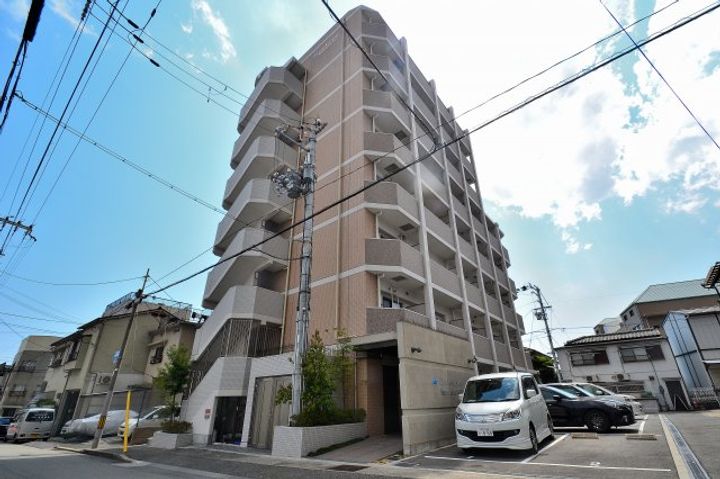 ファーストレジデンス三宮EASTの外観