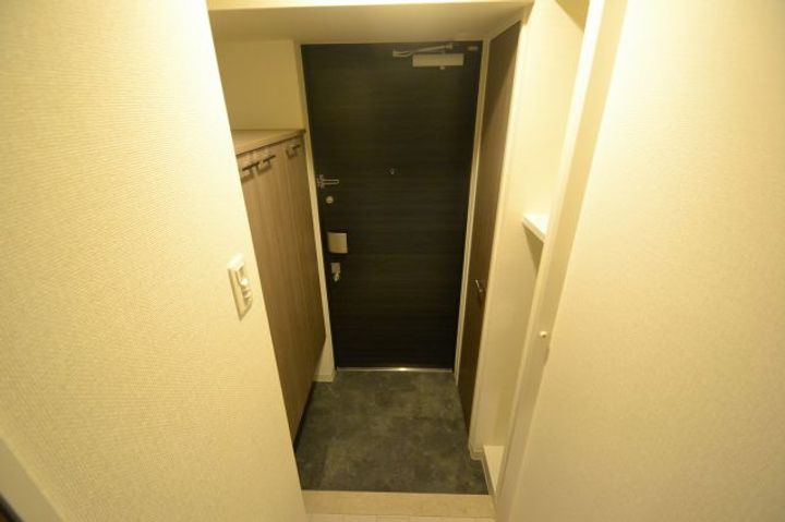 ピアグレース神戸の玄関