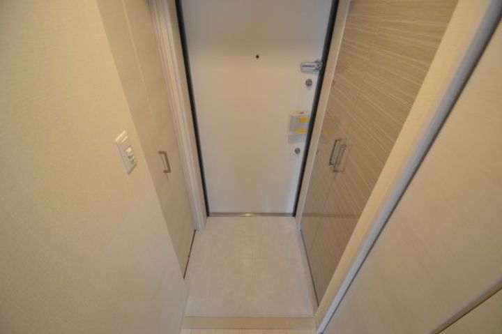 ファーストフィオーレ神戸元町の玄関