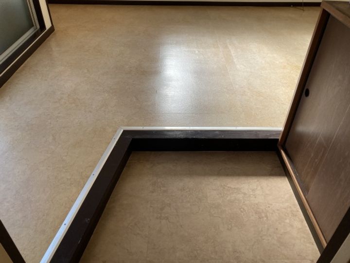 アクトビル401の玄関