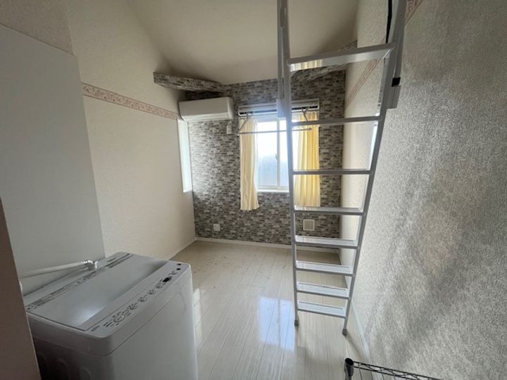 ユナイト小田栄シャンティー201の居間