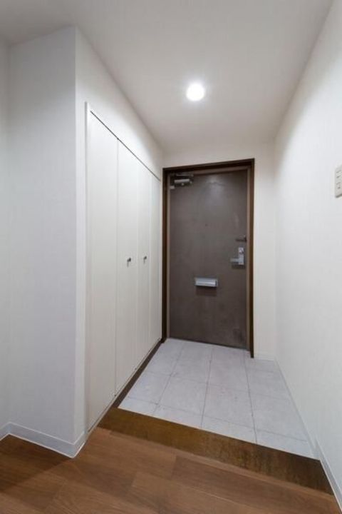 T’s garden横浜反町の玄関