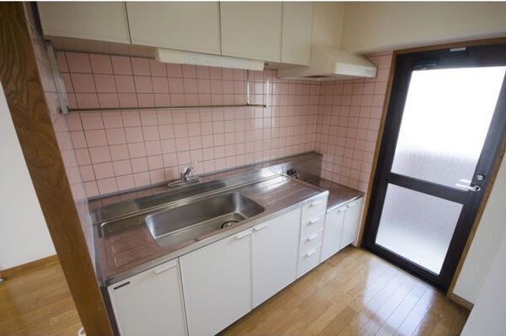 愛知県名古屋市天白区鴻の巣2丁目(マンション)の賃貸物件303のキッチン