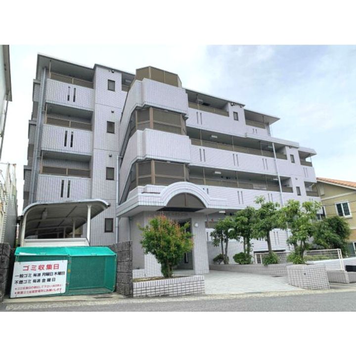 第3横吹小菅ビル B棟の外観