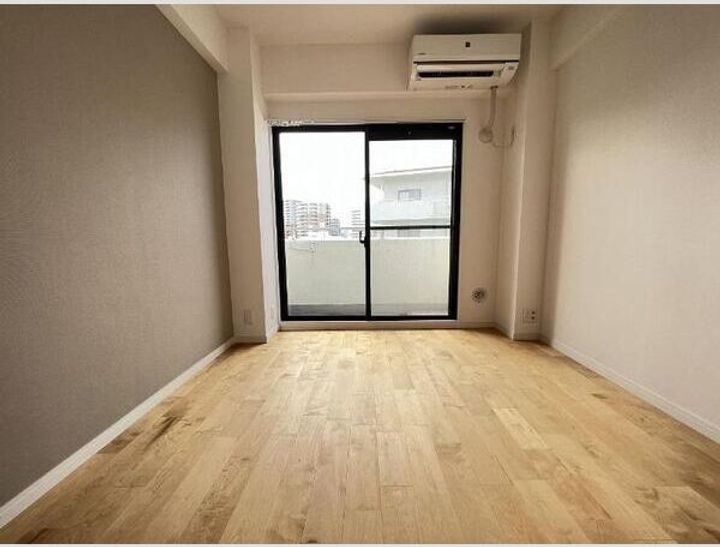 八事ガーデンヒルズ701の居間