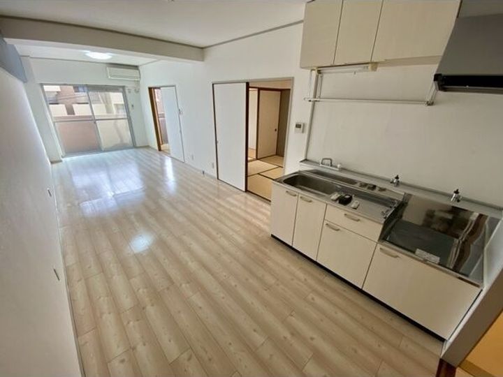 名東クレール405の居間