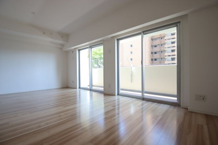 グラン・アベニュー本郷の居間