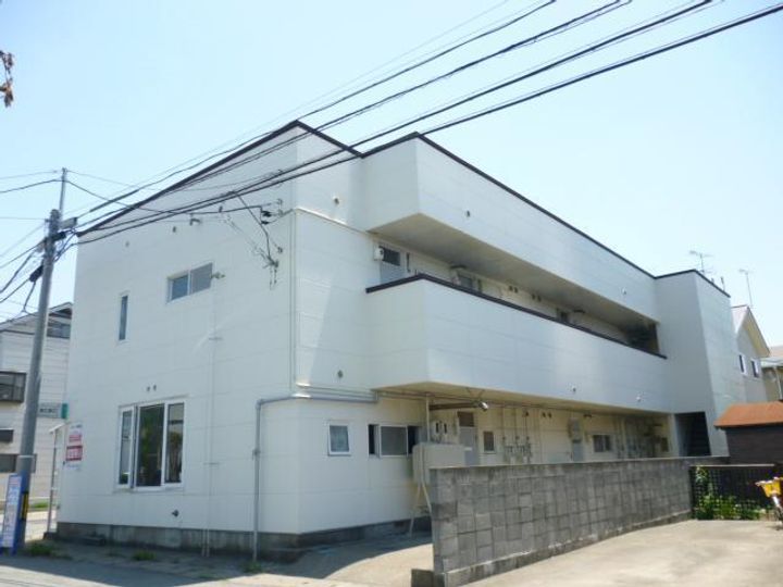 メゾン湖雲102の間取り