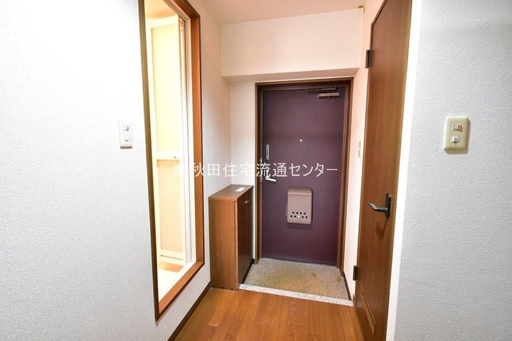 シティコート山王406の玄関