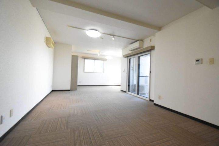 山王ガーデンヴィラ臨海304の居間