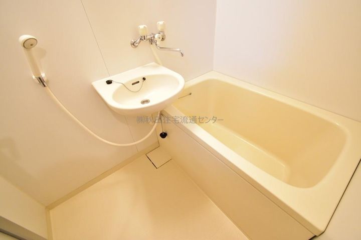 アーバンハイツ新屋駅前B棟203の風呂
