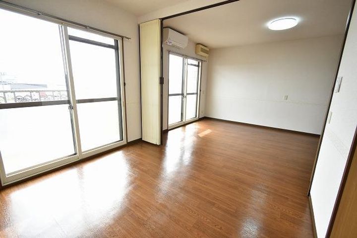 メゾン・ド・ノア飯島302の寝室