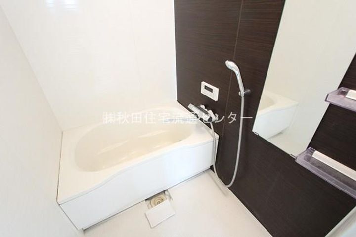 ラフェスタ秋田中通701の風呂