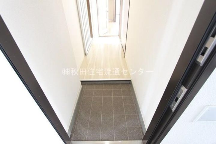 ラフェスタ秋田中通701の玄関