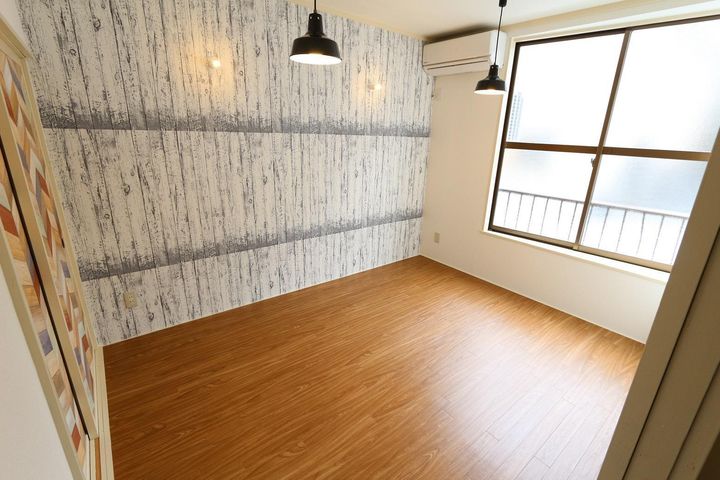フィールファイン新屋A102の居間