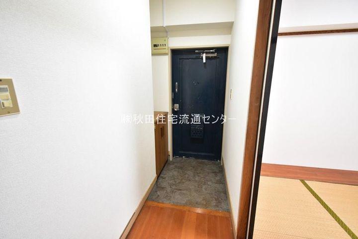 ラ・スペランツァ山王201の玄関