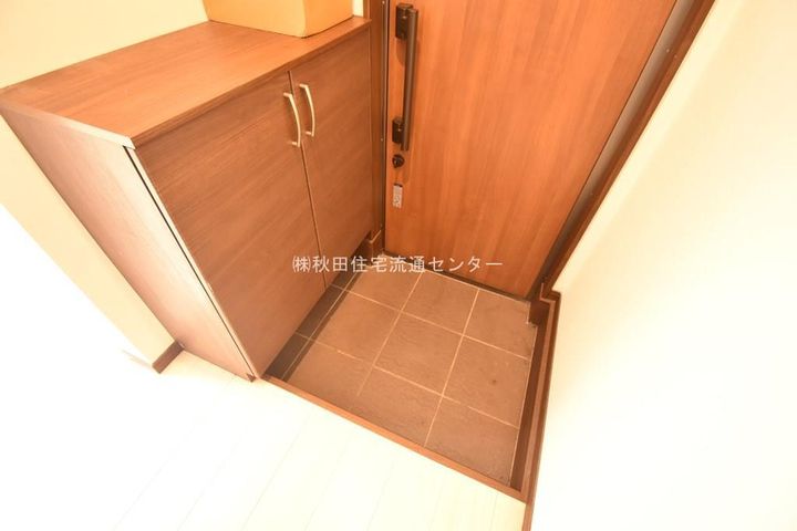 ライフキャップ松根東Jの玄関