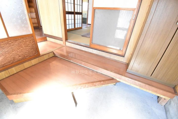 秋田県大仙市大曲白金町(一戸建)の賃貸物件1の玄関