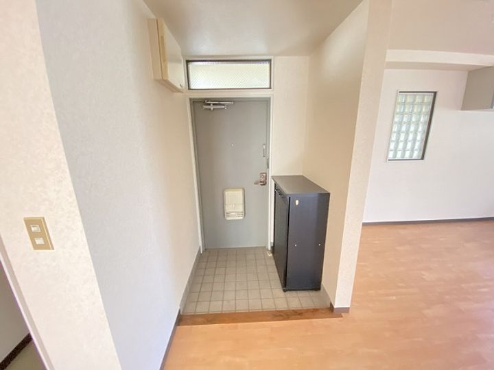 大阪府堺市西区浜寺昭和町3丁(マンション)の賃貸物件201の玄関