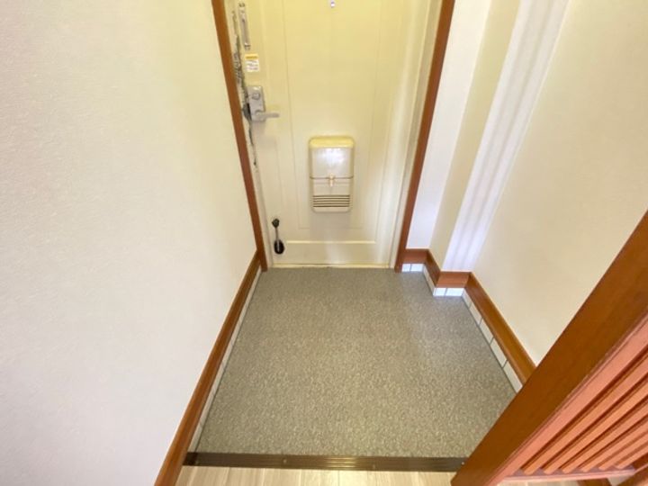 大阪府高石市東羽衣7丁目(マンション)の賃貸物件の玄関