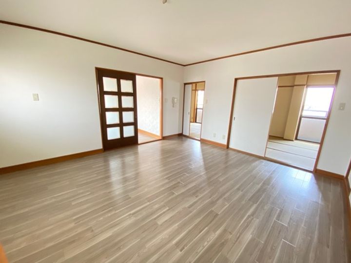 大阪府高石市東羽衣7丁目(マンション)の賃貸物件の居間