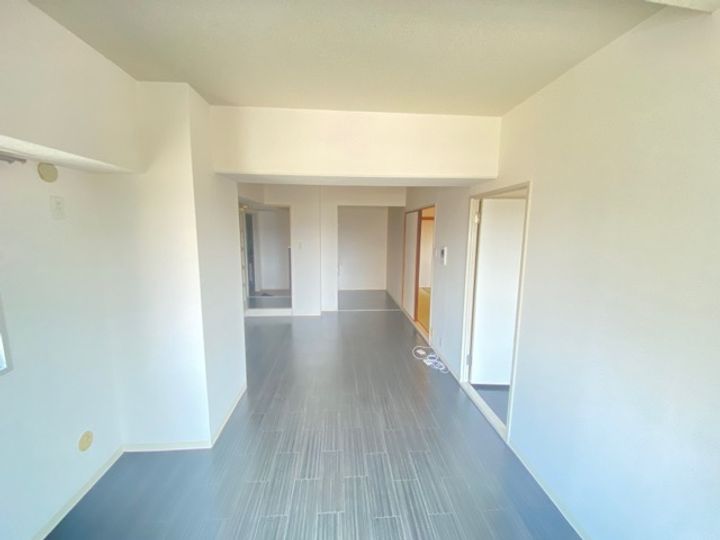 大阪府堺市西区浜寺諏訪森町西2丁(マンション)の賃貸物件の居間