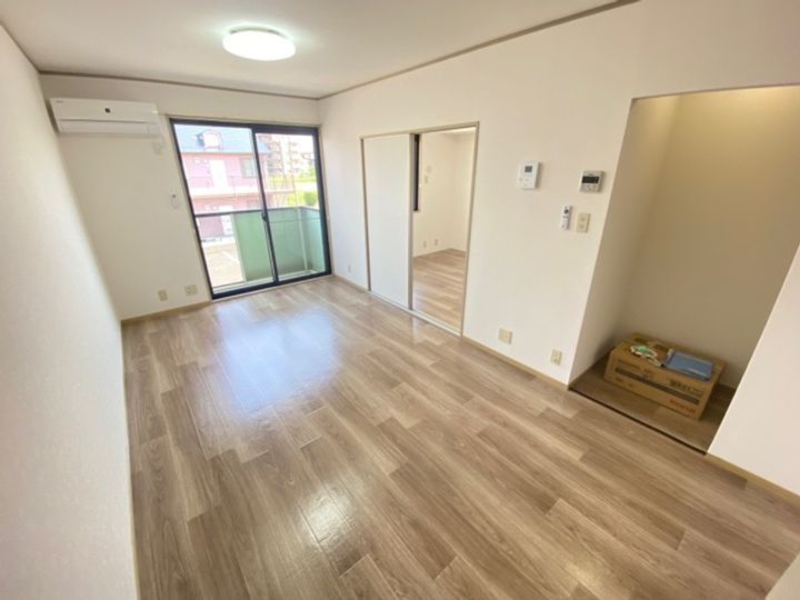 大阪府泉大津市我孫子2丁目(アパート)の賃貸物件の居間