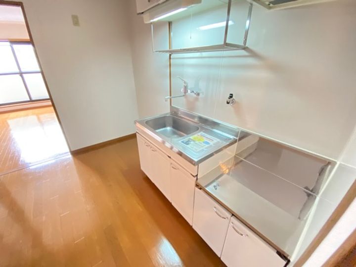 大阪府泉大津市式内町(アパート)の賃貸物件のキッチン