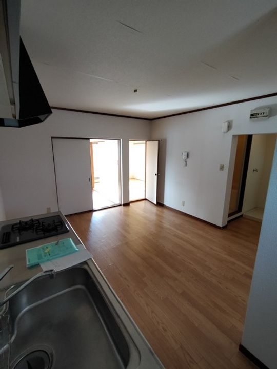 大阪府堺市西区浜寺南町3丁(マンション)の賃貸物件の居間