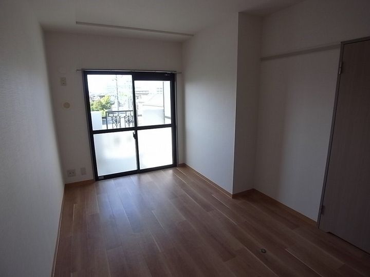 ソレアード(吉田町)の寝室