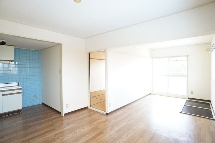 マンション寺田405の居間