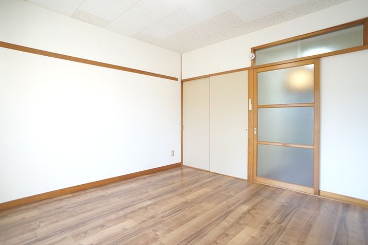 カレッジハイツI202の居間