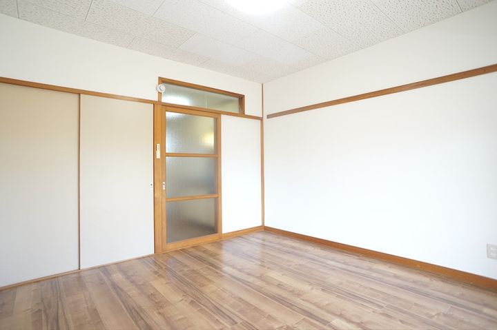 カレッジハイツI202の居間