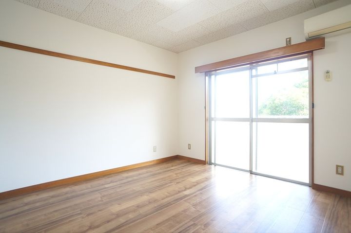 カレッジハイツI202の寝室
