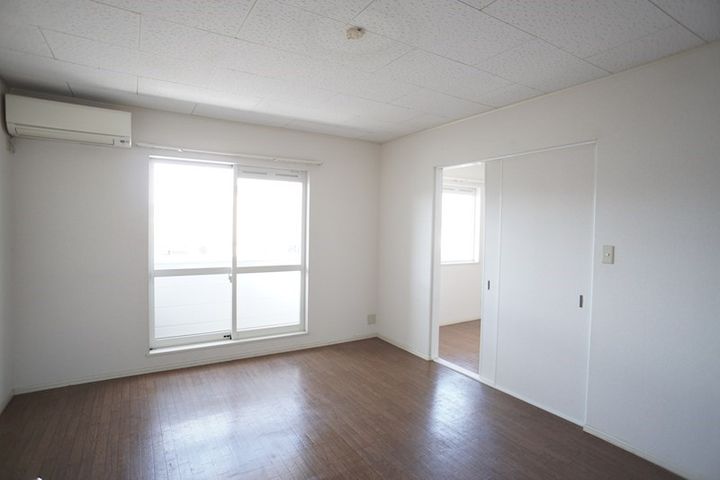 プライムコート富塚の居間