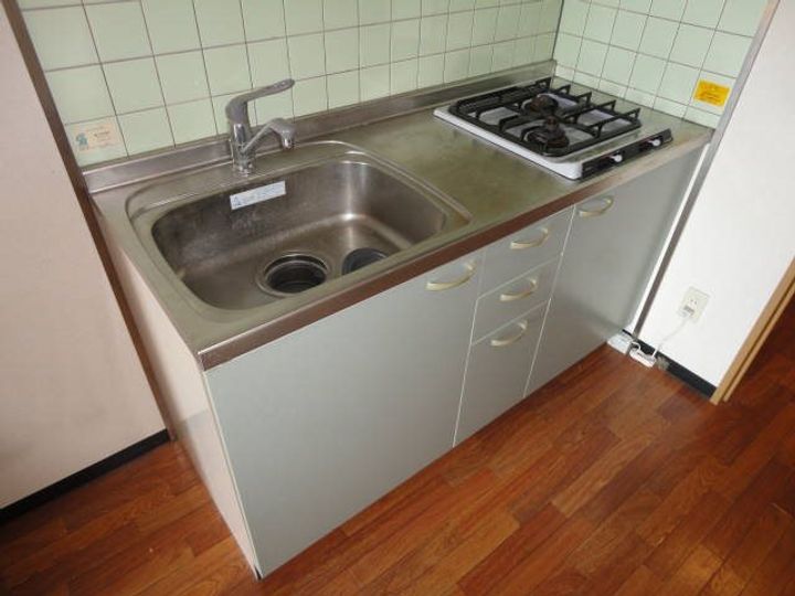 ルネス五日市102のキッチン