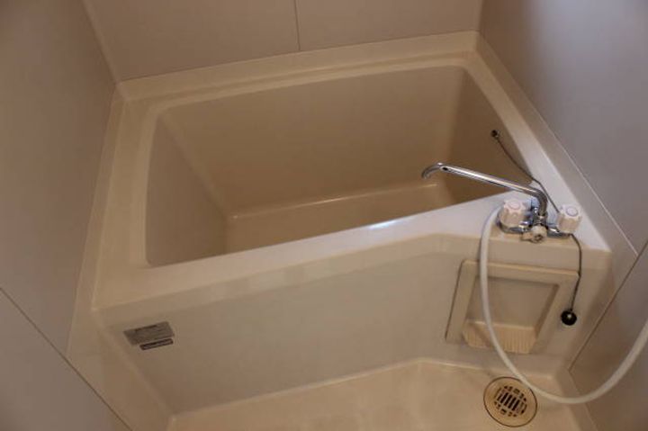 メゾン海老園C棟201の風呂