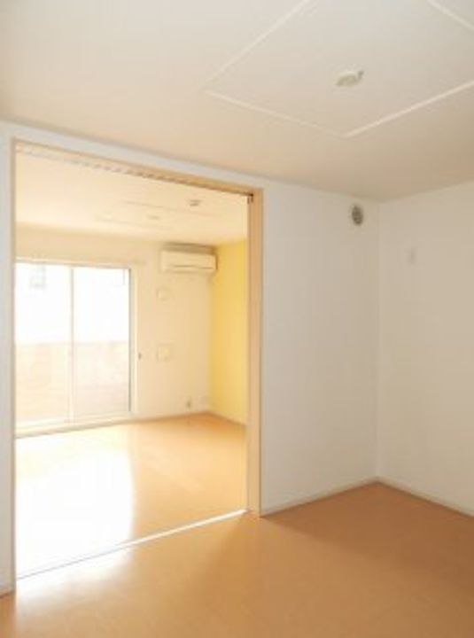 プリザーブII102の居間