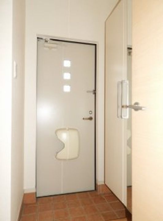 プリザーブII102の玄関