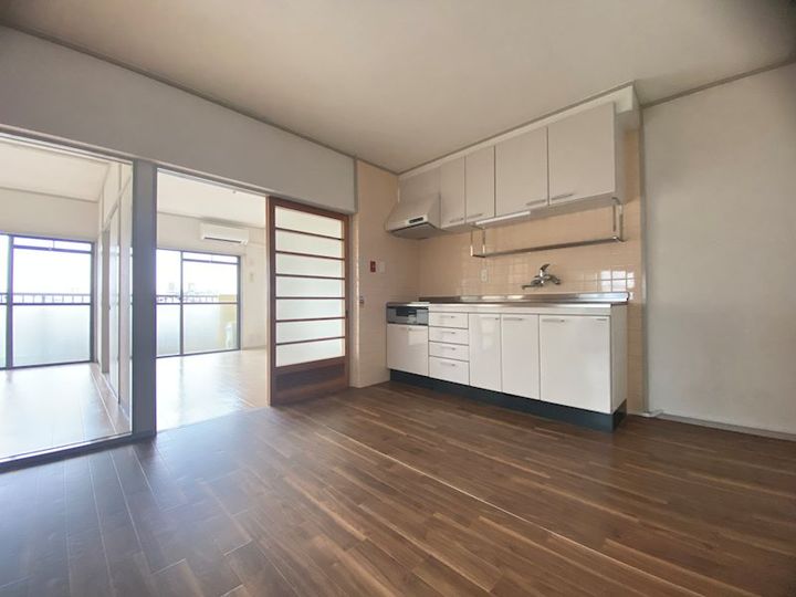 第三桂ビル304の居間