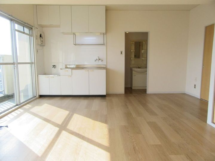 第2真屋ビルの居間