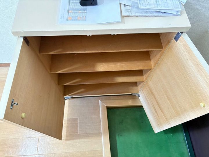 ビレッジ中央の玄関